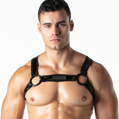 Brut Harness Black